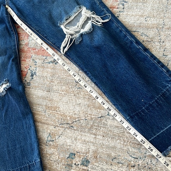 LEVIs 501 Women’s Distressed Original Jeans Size 28 - Picture 9 of 13